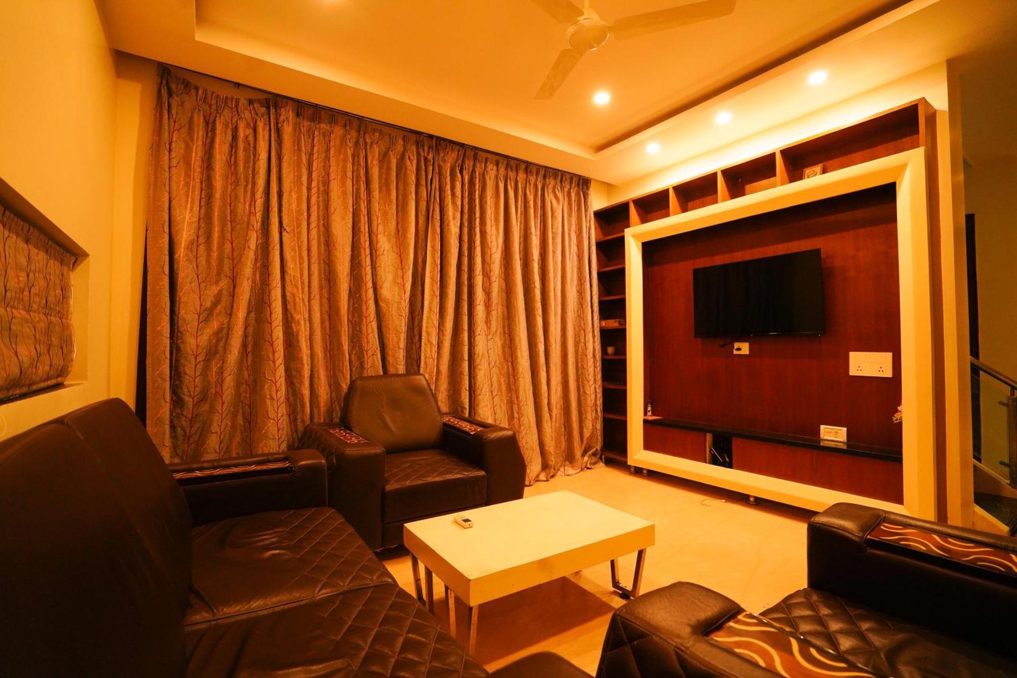 Golden Villa - Duplex House With Private Theater - Near To Alipiri And Bhudevi Ttd Ticket Counter And Kapilateertham Tirupati Kültér fotó