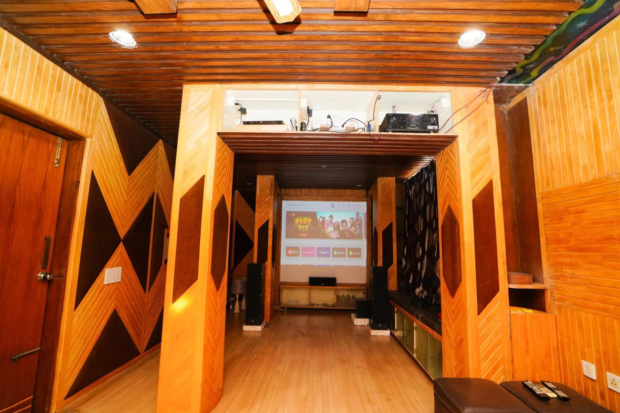 Golden Villa - Duplex House With Private Theater - Near To Alipiri And Bhudevi Ttd Ticket Counter And Kapilateertham Tirupati Kültér fotó